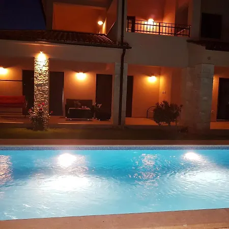 Teidi With Pool Ližnjan